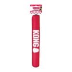 El exterior resistente de KONG Signature Stick ofrece tirones duraderos y diversión para satisfacer las necesidades instintivas de los perros de masticación.